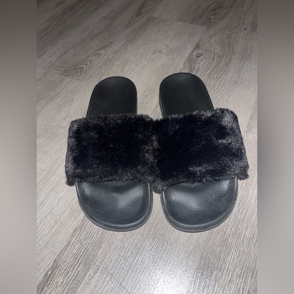 black puff slides